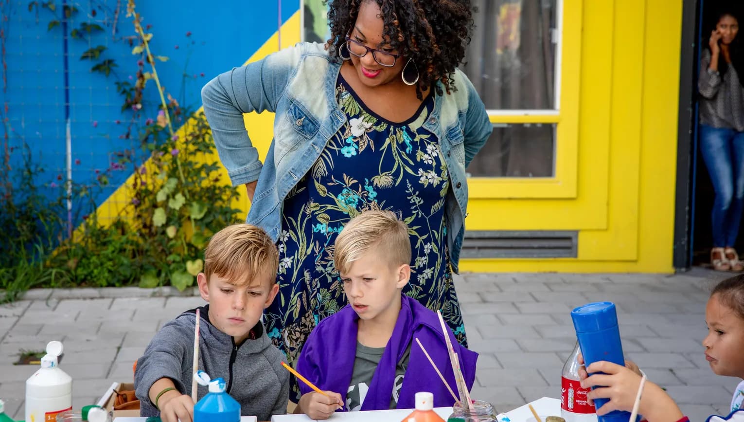 Werkplaats CBK Zuidoost drawing and painting workshop for children 24H Zuidoost