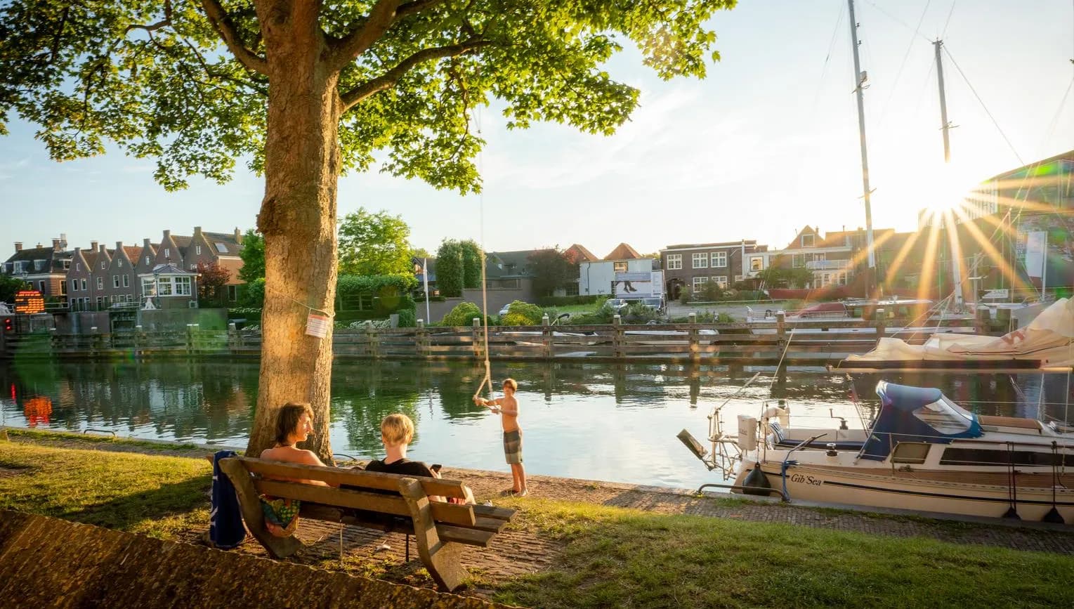 Kids hanging at the Muiden lake