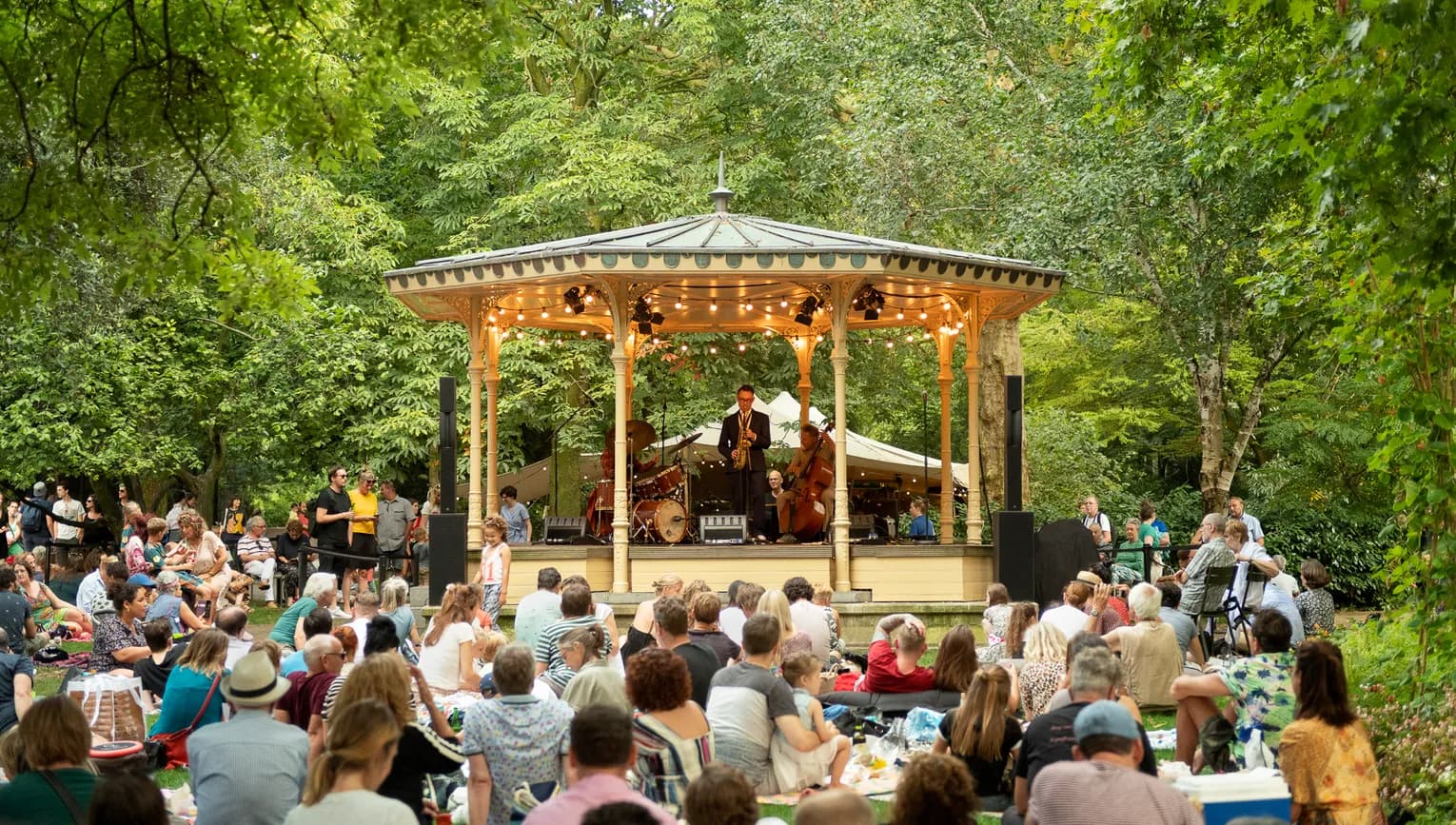 Performance of musician / saxophonist Benjamin Herman during Artis Zoomeravonden