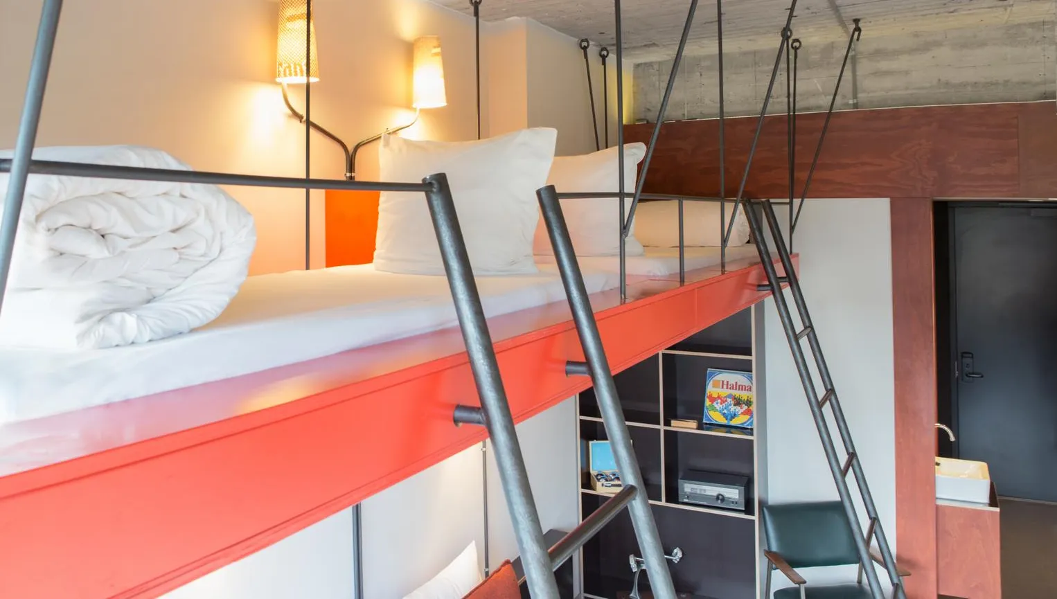 L room at Volkshotel