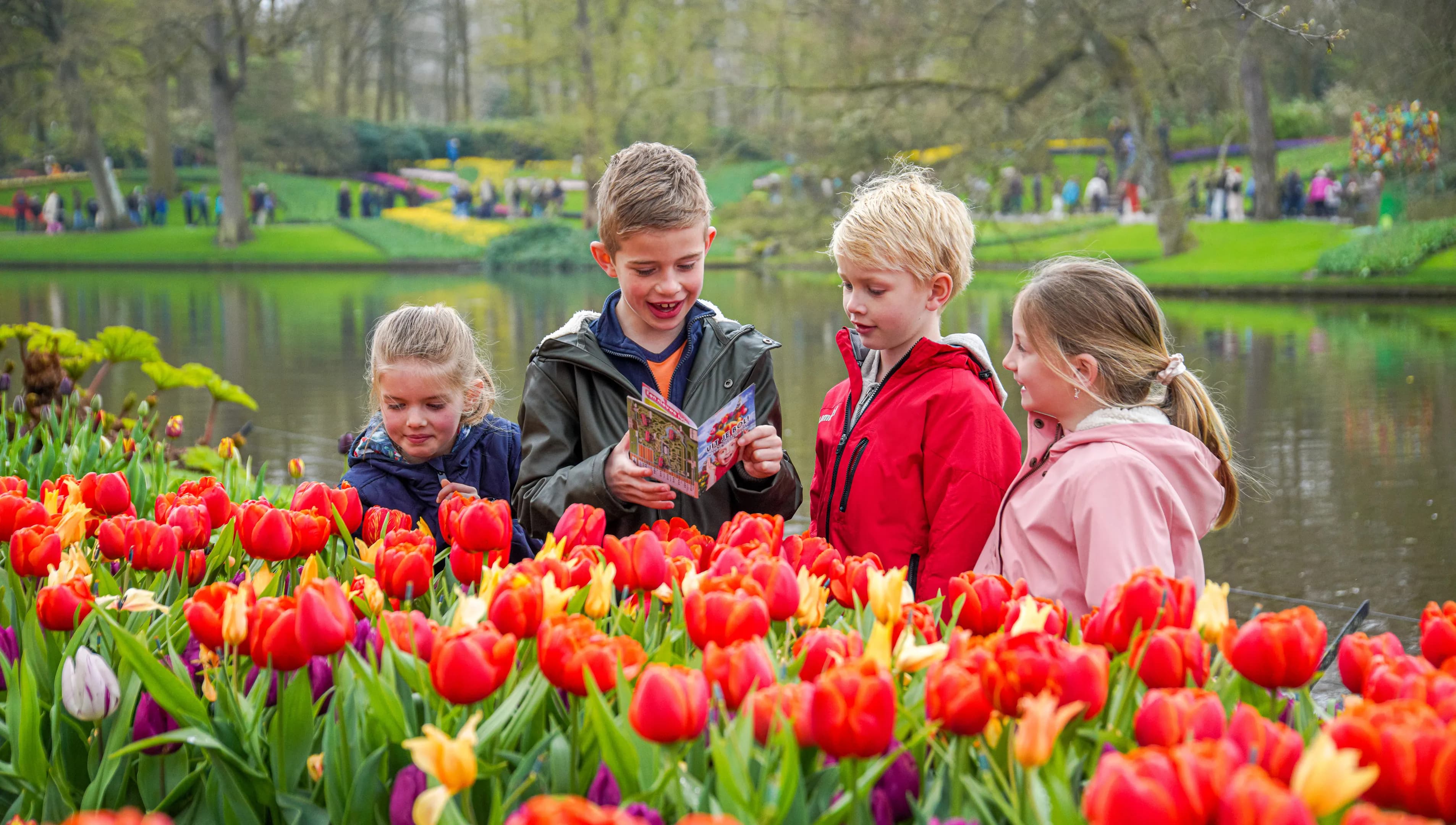 Children in flowers at Keukenhof