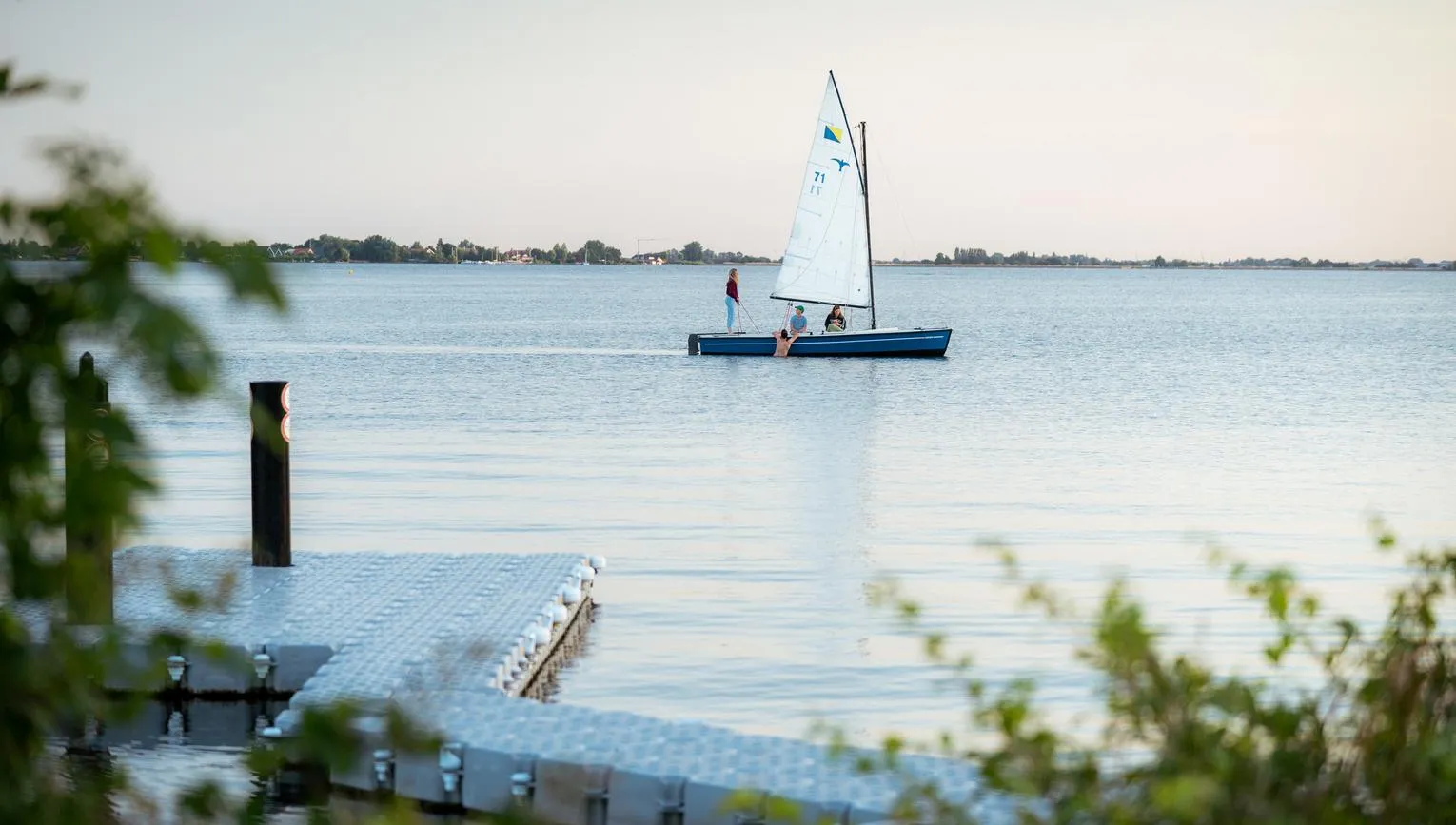A sailing boat on the Westeinderplassen near Aalsmeer.