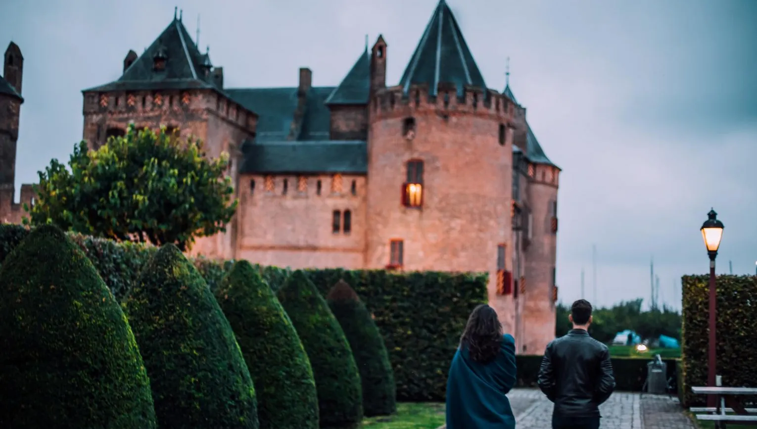 Couple in front of Muiderslot