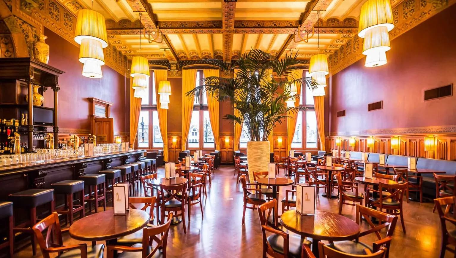 Inside Grand Café Restaurant 1e klas