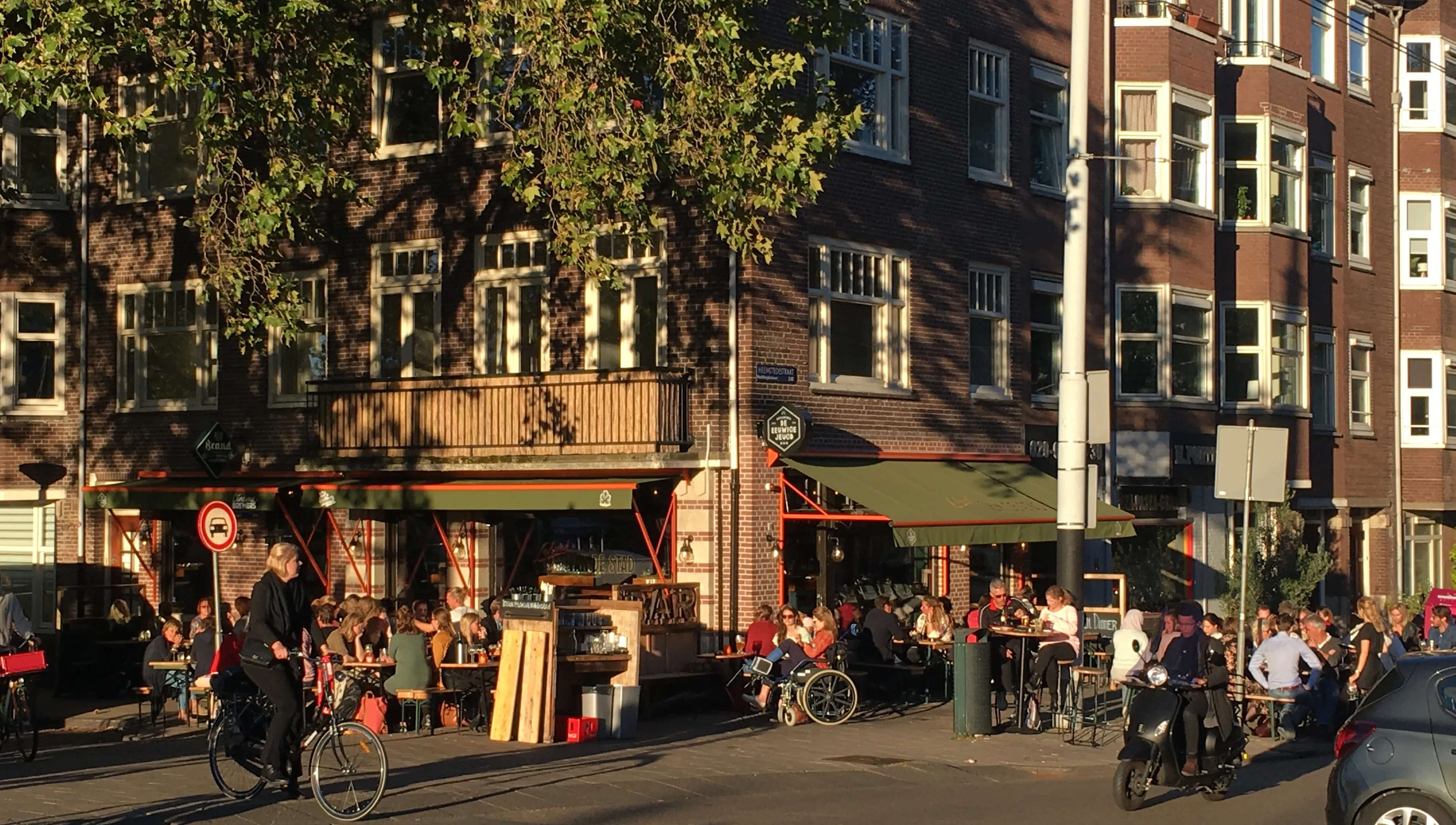 This photo can be used by amsterdam&partners interns and our partners.