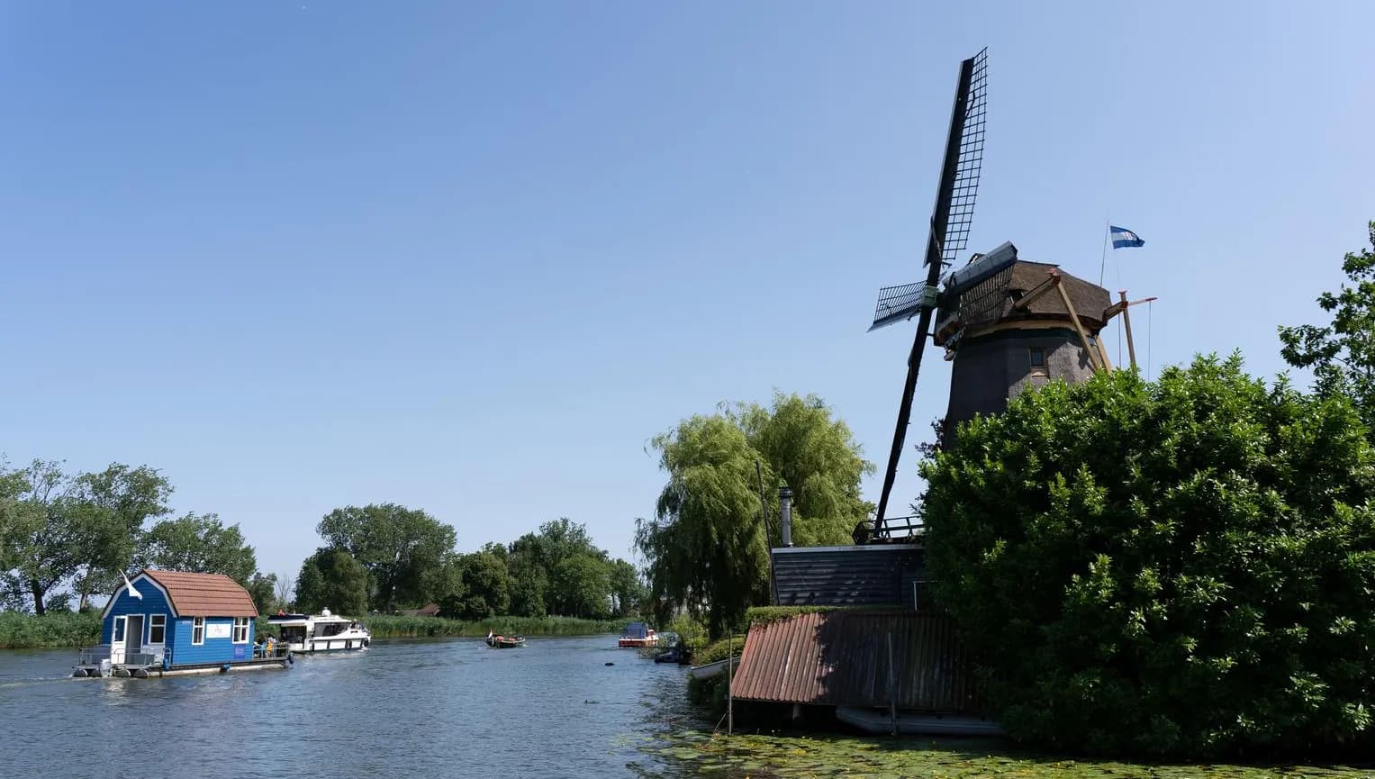Mill 'De Eendragt' and waterway in Weesp