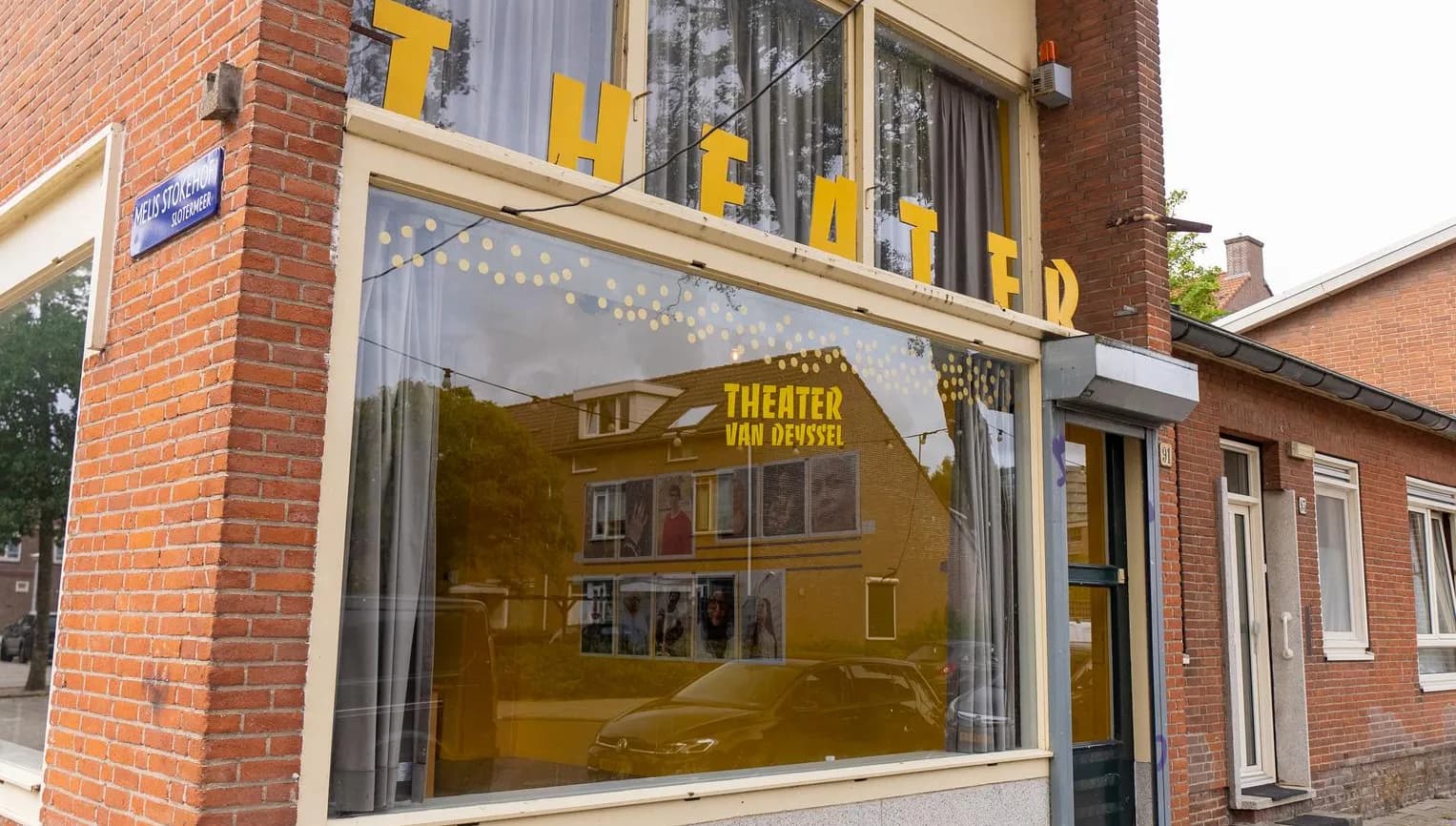 Van Deysselstraat, small Deyssel movie theater, exterior
