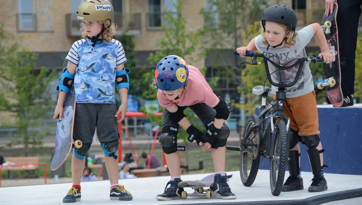 Kids skating and BMX at the skatepark on Zeeburgereiland