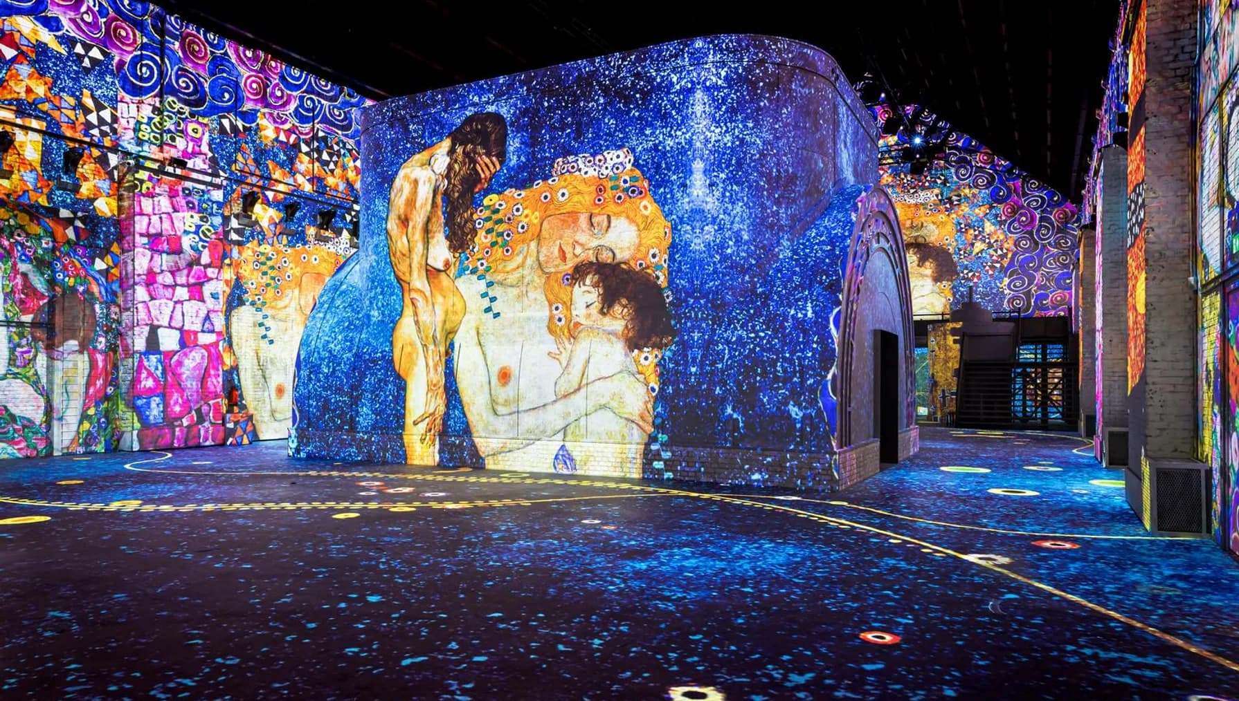 Fabrique des Lumières at Westerpark - Gustav Klimt exhibition.