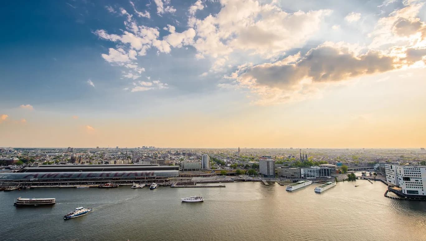 View Ship and Ferry port from A'DAM Toren
©Dennis Bouman - contact before use