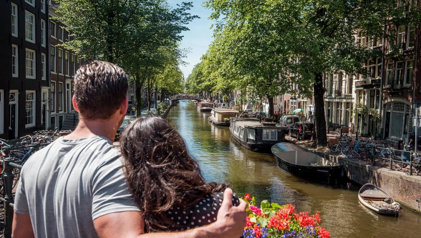 A couple at the Amsterdam canals