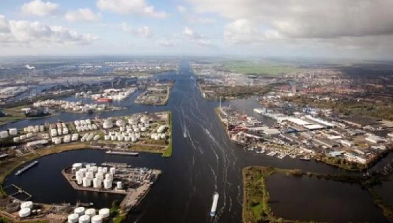 aerial view Port of Amsterdam energy
#bizenergycleantech,  business
aerial view over port energy facilities
