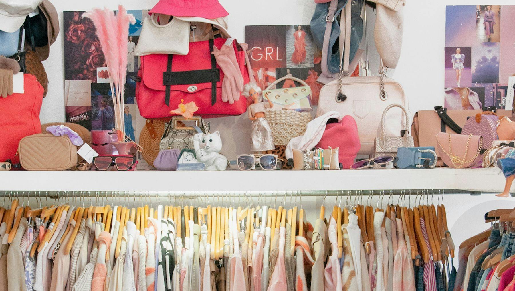 Jutka & Riska shop clothing rack and display