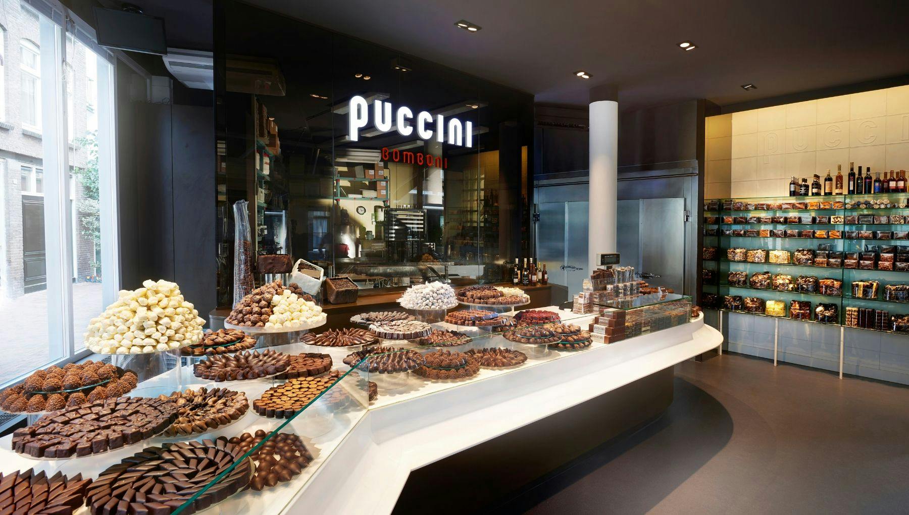 Puccini chocolaterie Staalstraat interior