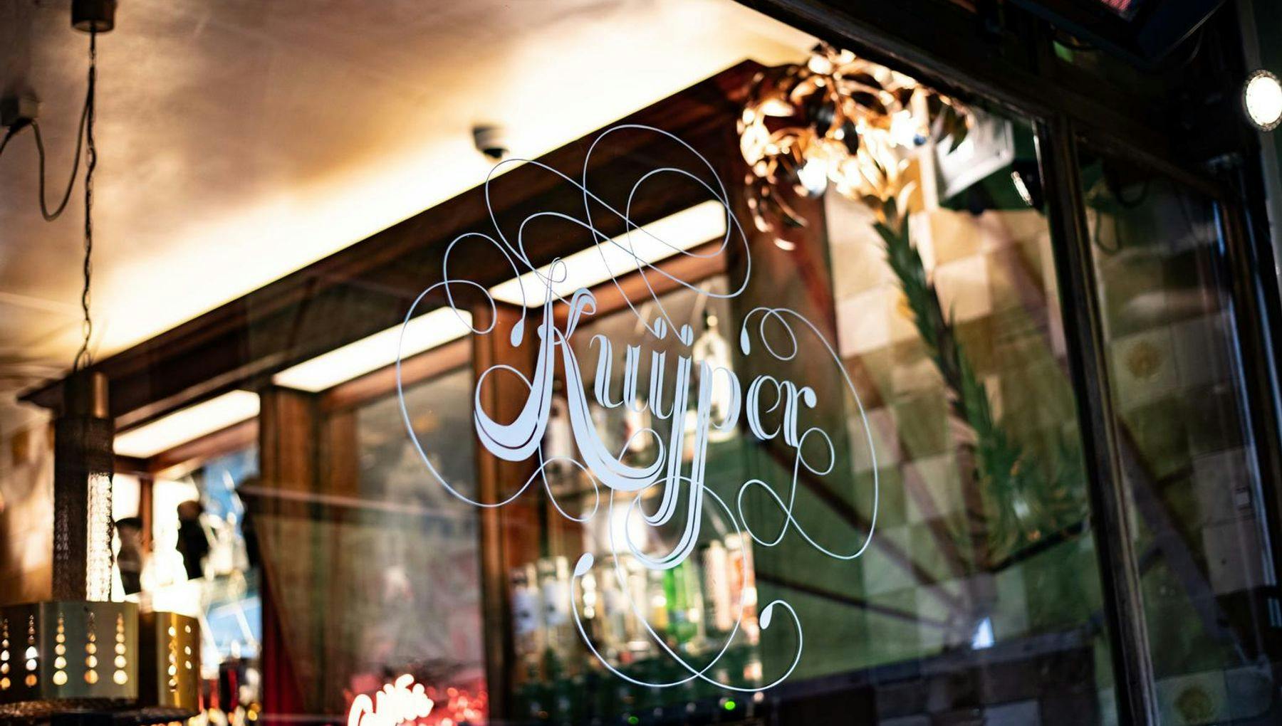 Café Kuijper window logo exterior