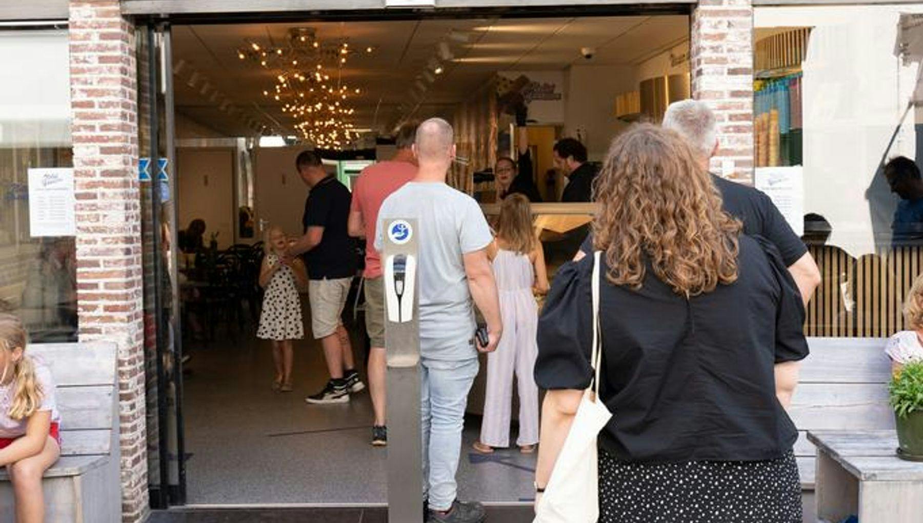 People waiting in line for Ice cream at Nelis' IJssalon @ Weesp