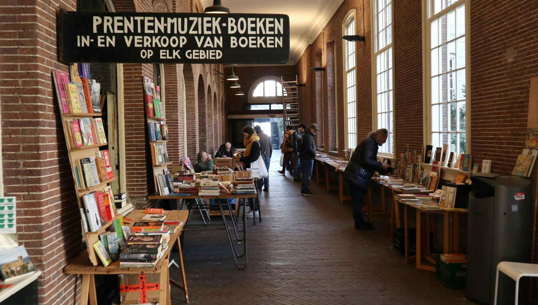 Book market in Amsterdam
2276047857
Oudemanhuispoort Book Market, University of Amsterdam. Shutterstock