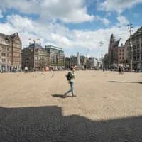 Overview of Dam Square with a view of the National Monument