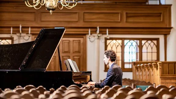 Waalse Kerk piano player
