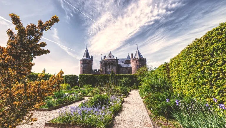 Castles & Gardens | Fortresses and country estates