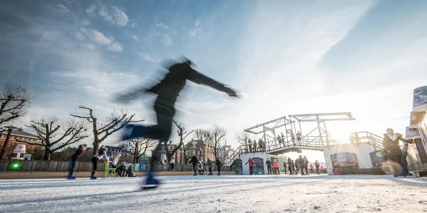 Ice* child ice skating at Museumplein