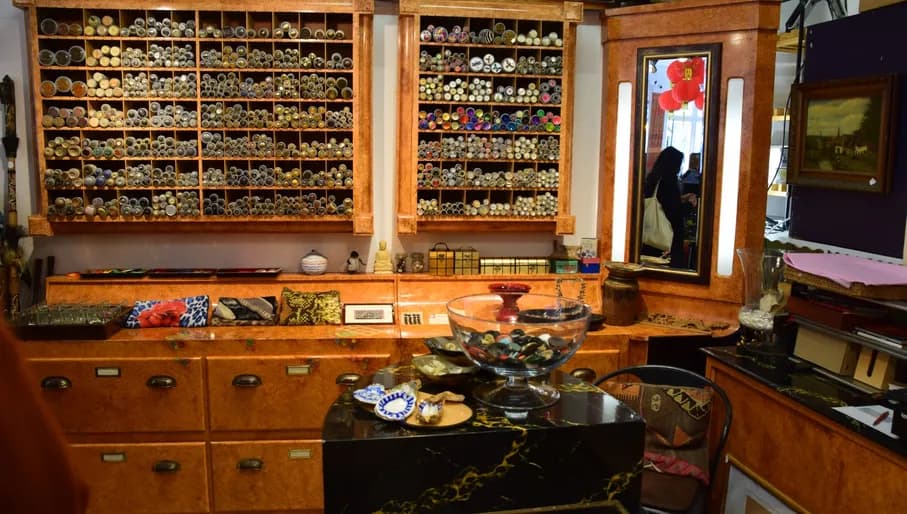 De Knopenwinkel shop interior