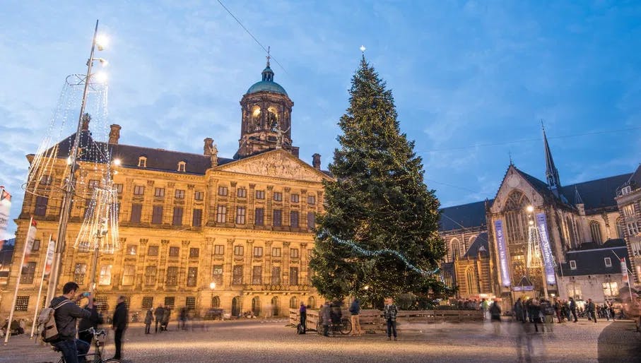 Christmas Tree Palace and Nieuwe Kerk at Dam Square 2016