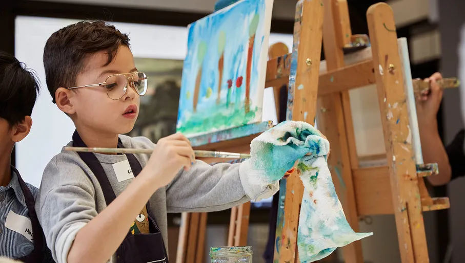 Kids painting workshop in the Van Gogh Museum.