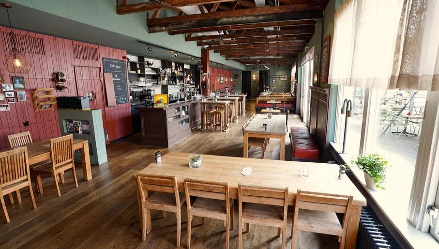 Jaap Edenbaan, Café Jaap interior
