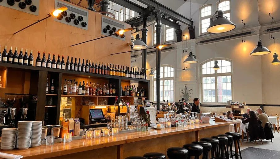 Café Restaurant Amsterdam bar.