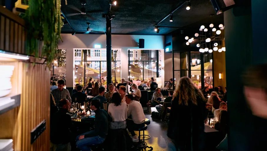 Louie Louie café-restaurant interior