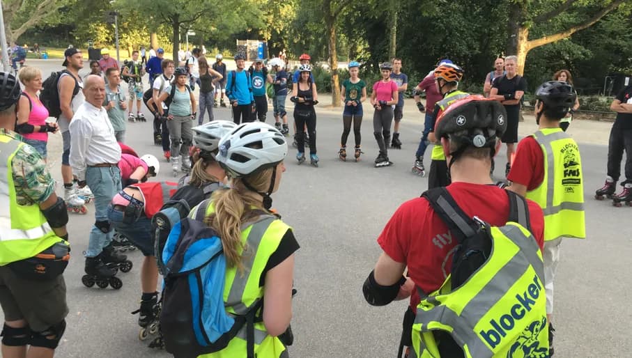 Friday Night Skate people meeting up in Vondelpark to skate