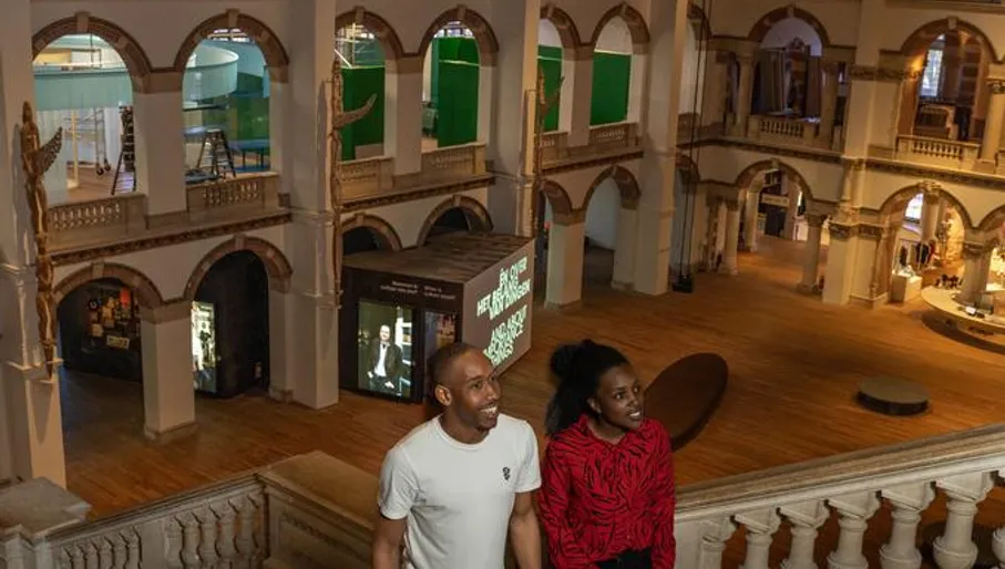 A couple visits Tropenmuseum