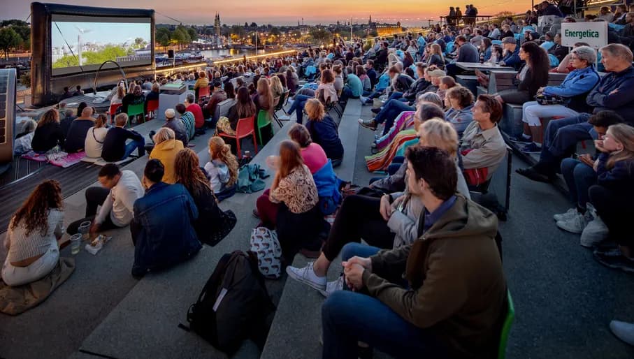 NEMO; Openlucht filmvoorstelling dak