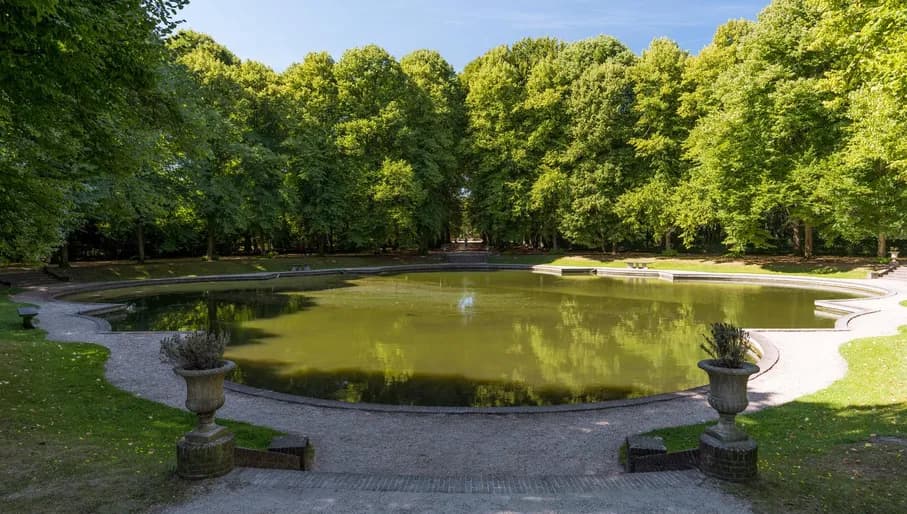 The pond of countryhouse Beeckestijn in Velsen-Zuid.
