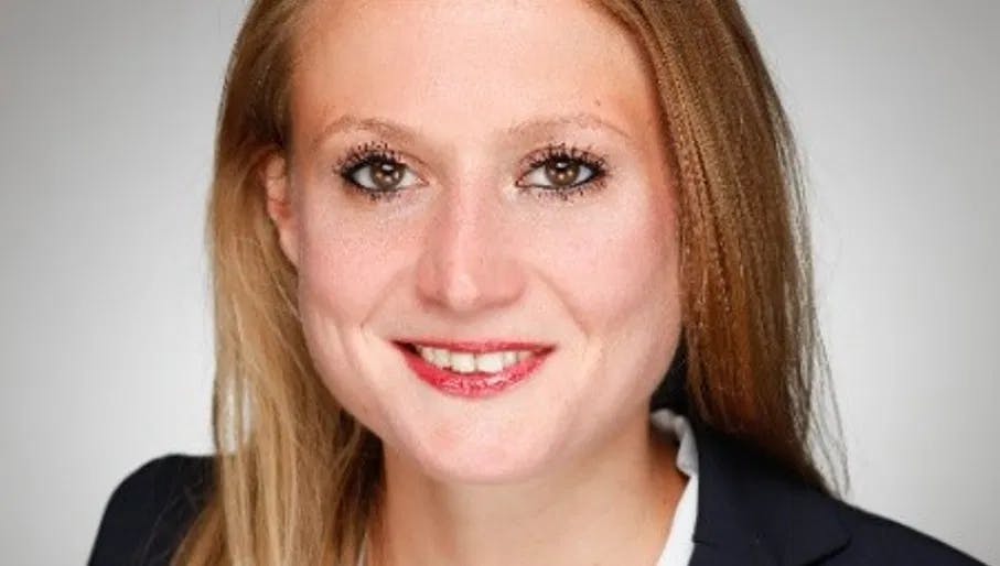 Portrait of Sarah Herzog of StartupAmsterdam team