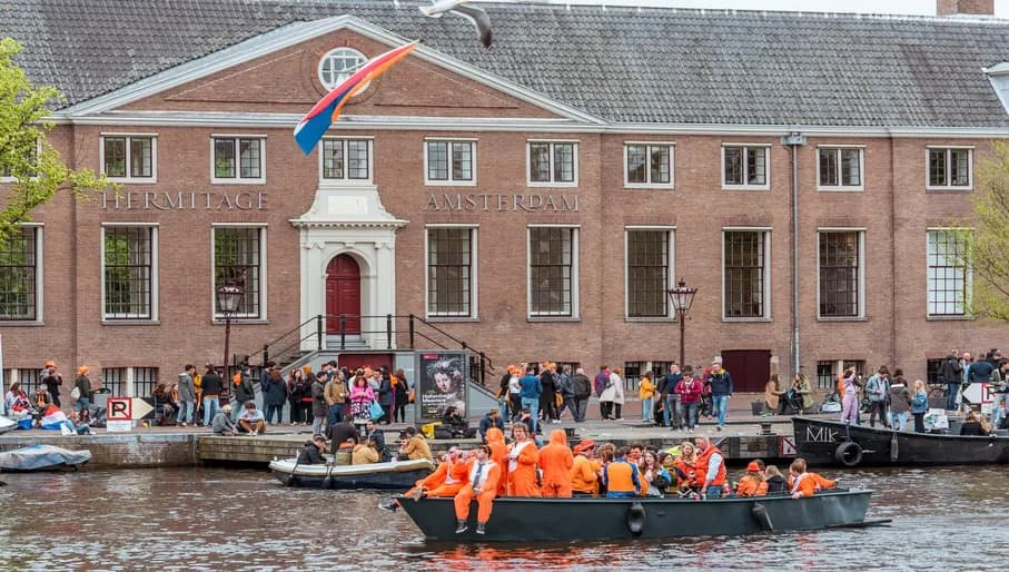 Koningsdag or King's Day is a national holiday in the Kingdom of the Netherlands. Celebrated on 27 April, the date marks the birth of King Willem-Alexander.
Celebrations: Partying, wearing orange costumes, and traditional local gatherings.