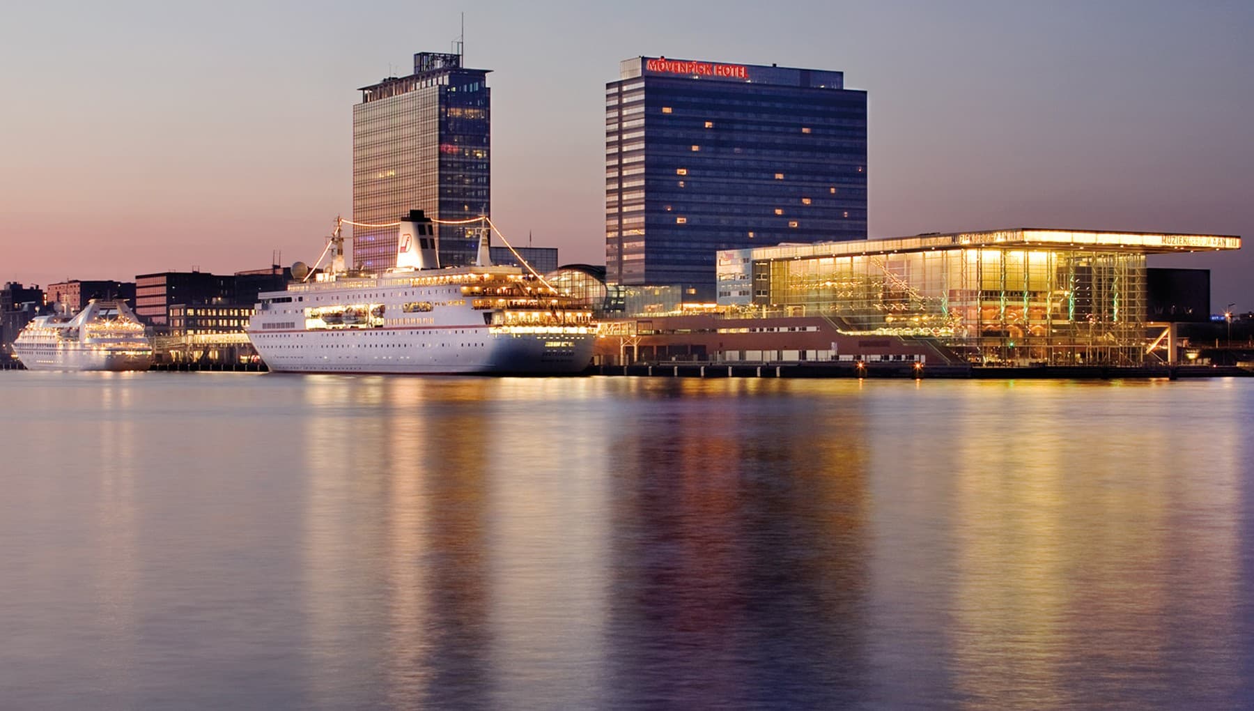 The Amsterdam (VOC ship)